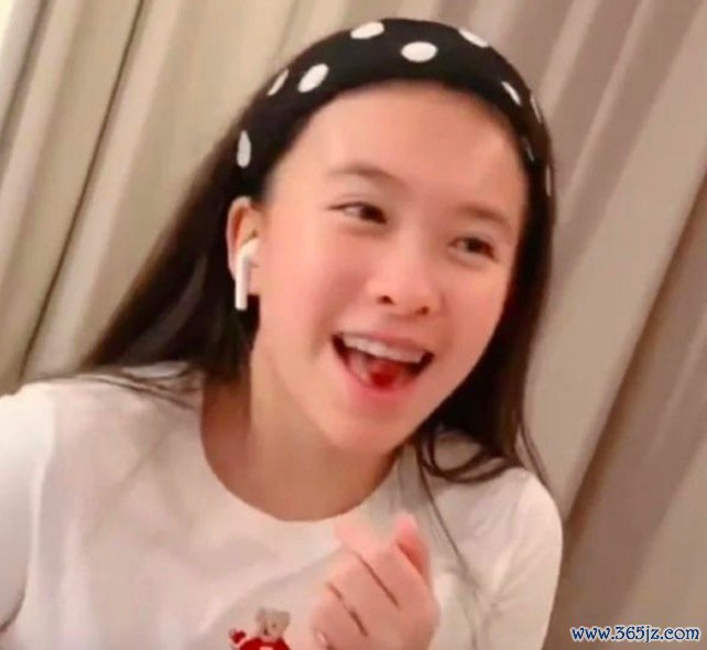 刘涛儿子18岁近照 眉眼像爸爸